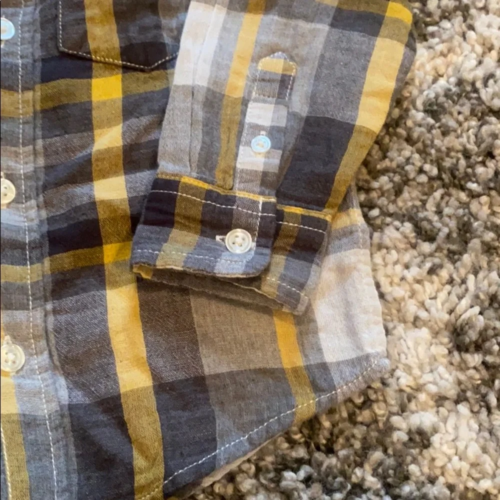 2t Gap Plaid button down. Yellow, gray